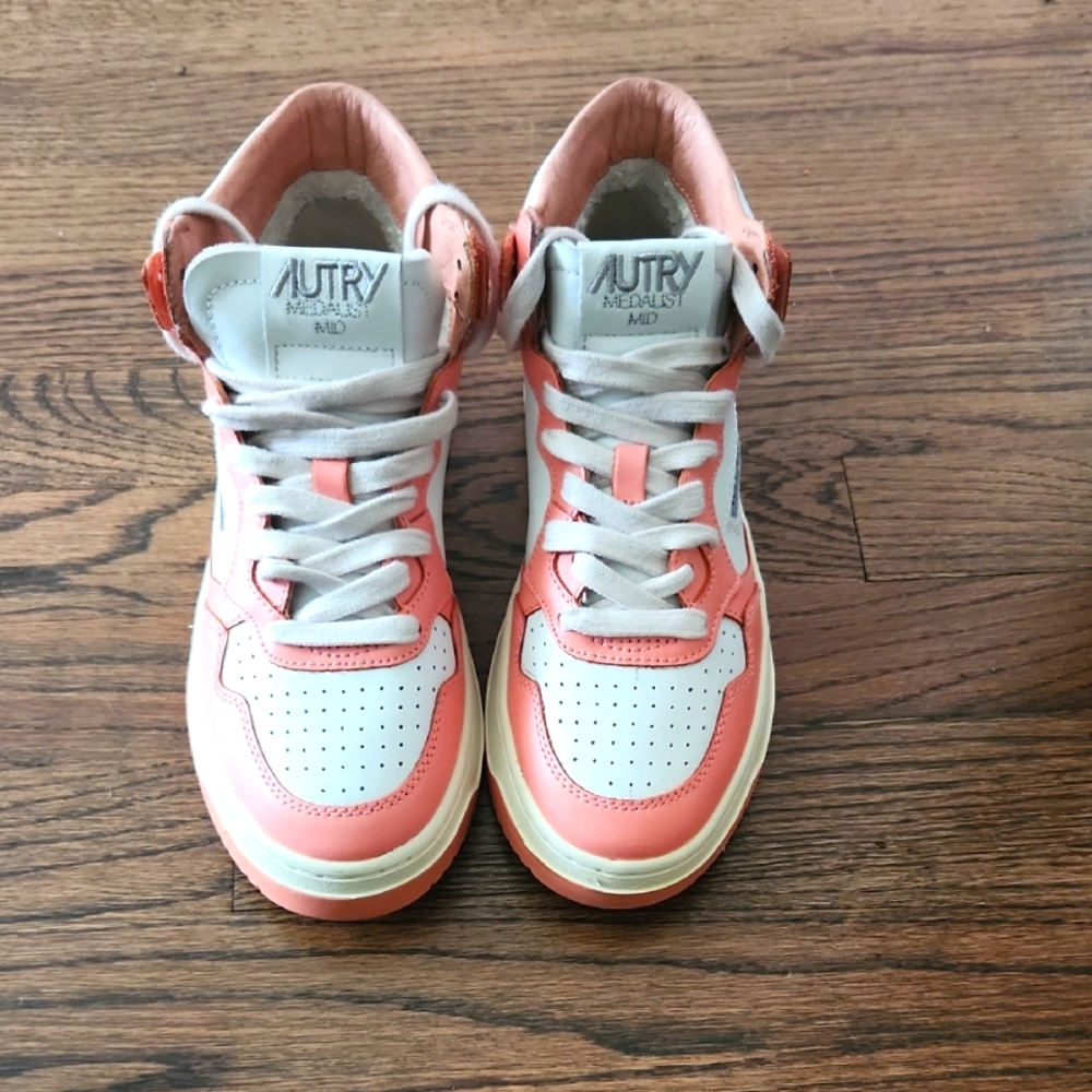 Autry Medalist Mid Size 36 Sneakers NWOT
